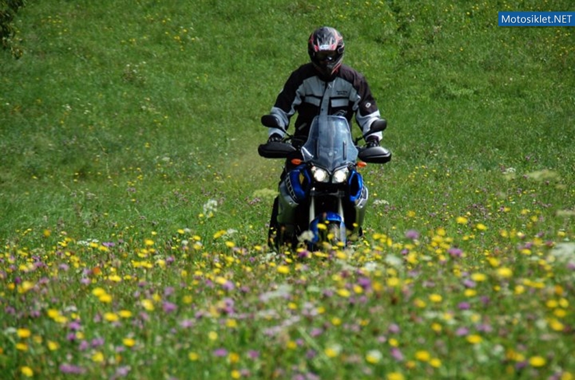 Yamaha-XT1200Z-Super-Tenere-018