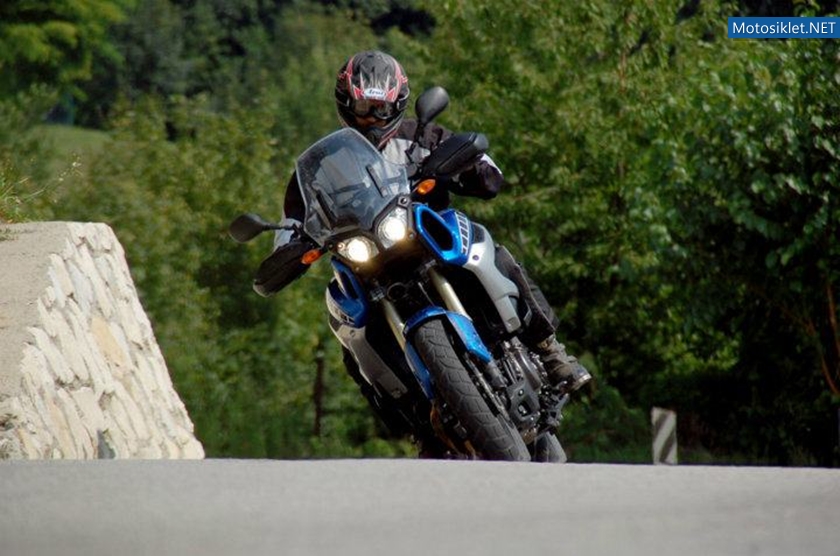 Yamaha-XT1200Z-Super-Tenere-029