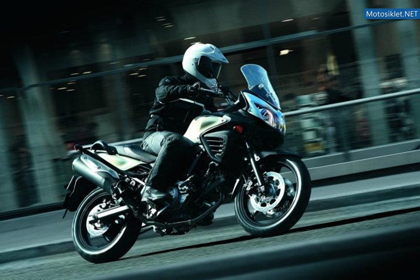 2012-Suzuki-V-Strom-650-ABS-001