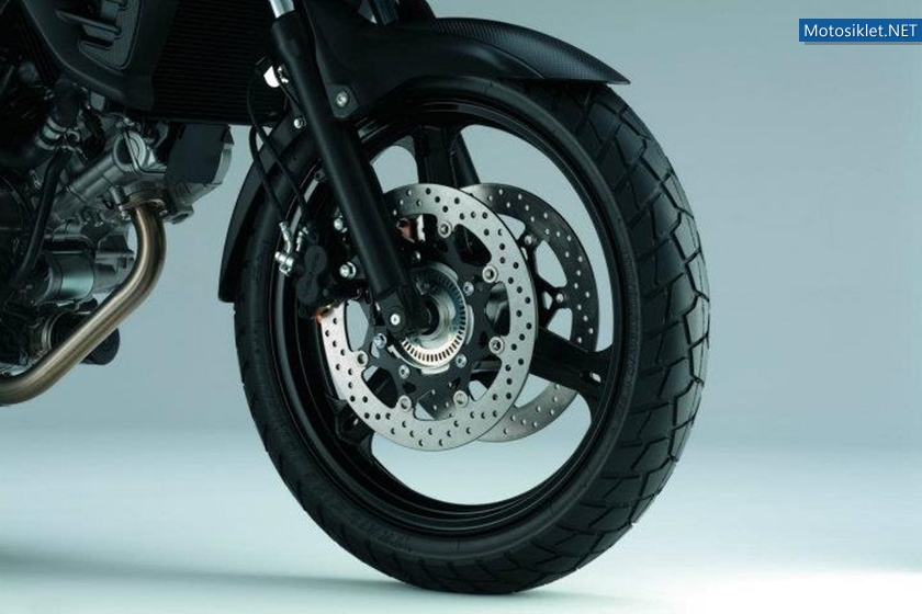 2012-Suzuki-V-Strom-650-ABS-021