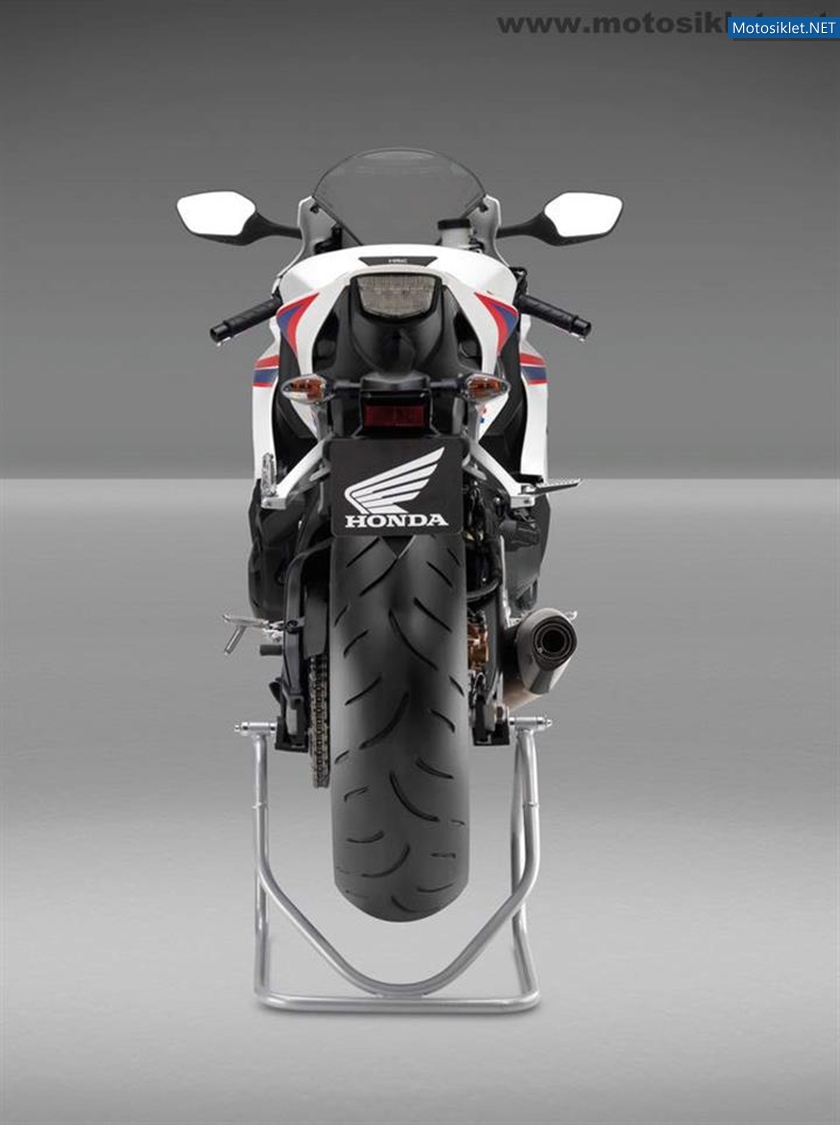 2012-Honda-CBR-1000RR-Fireblade-001