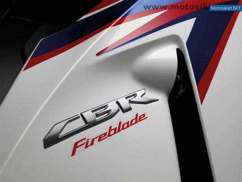 2012-Honda-CBR-1000RR-Fireblade-005