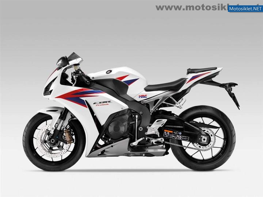 2012-Honda-CBR-1000RR-Fireblade-007
