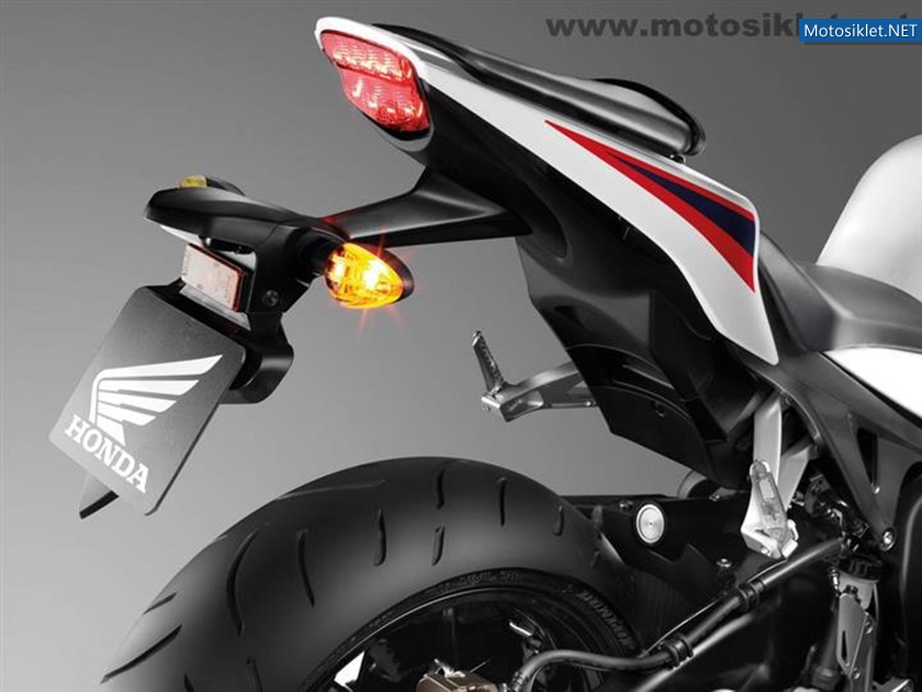 2012-Honda-CBR-1000RR-Fireblade-012