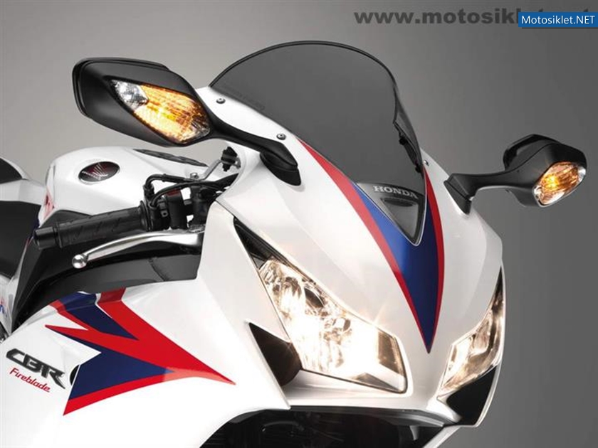 2012-Honda-CBR-1000RR-Fireblade-026