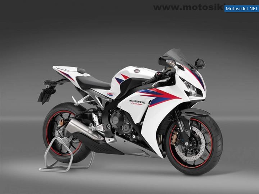 2012-Honda-CBR-1000RR-Fireblade-045