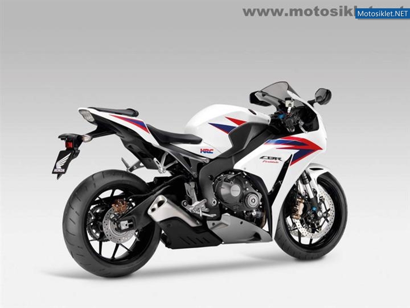 2012-Honda-CBR-1000RR-Fireblade-046