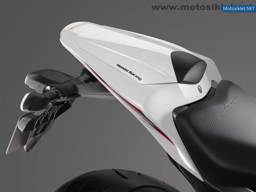 2012-Honda-CBR-1000RR-Fireblade-058