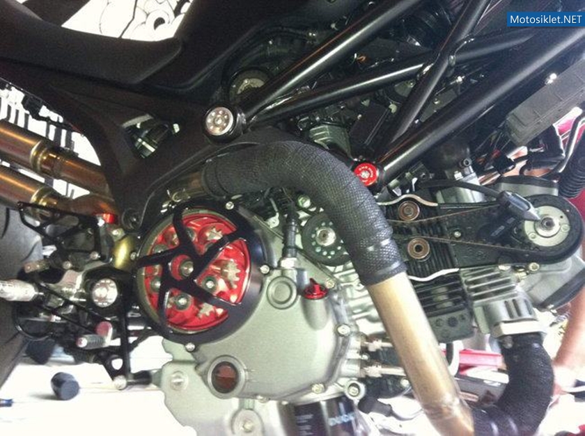 Ducati-Monster-1100-Tasarim-Wayne-Ransom-002