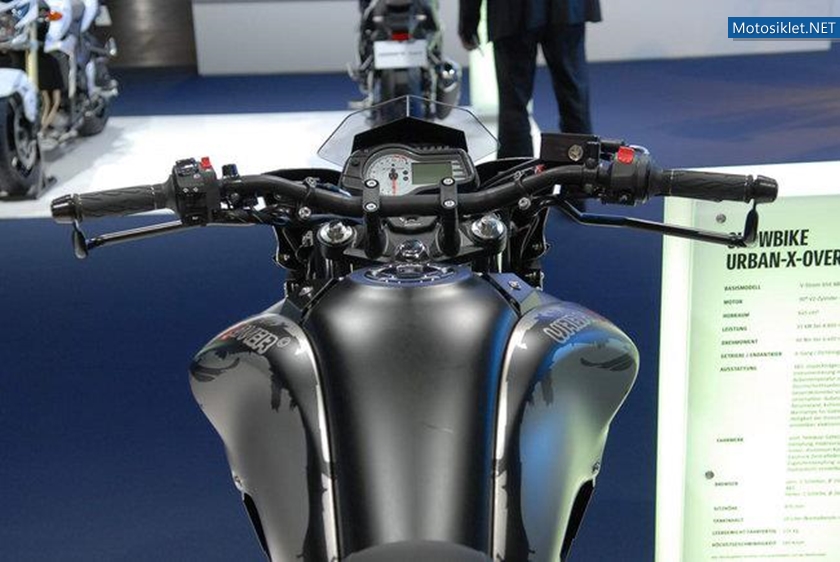 Suzuki-Urban-X-Over-012