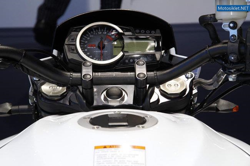Suzuki-Virus-1000-008