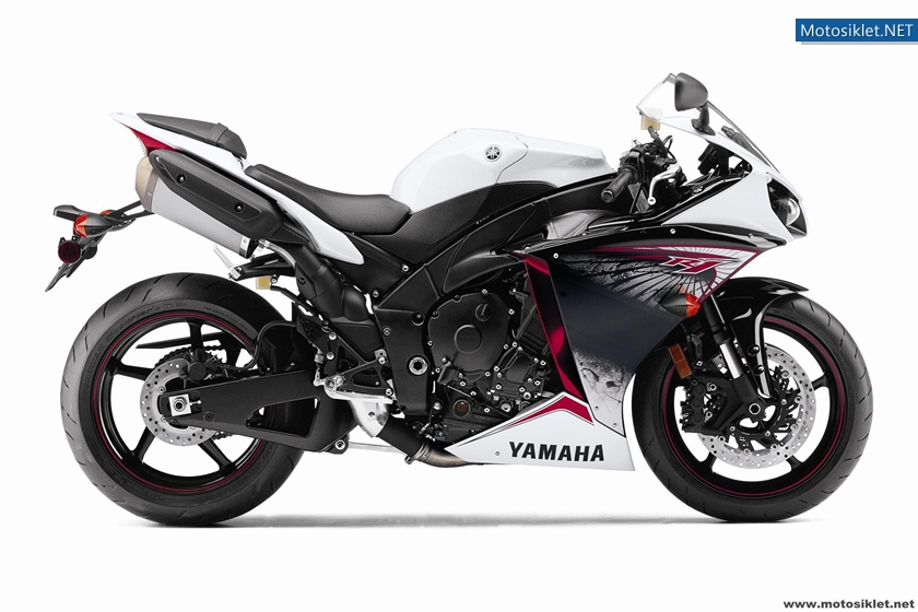 2012-Yamaha-YZF-R1-008