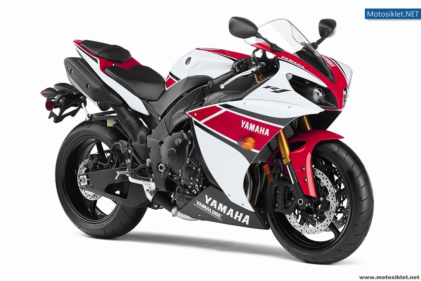 2012-Yamaha-YZF-R1-022