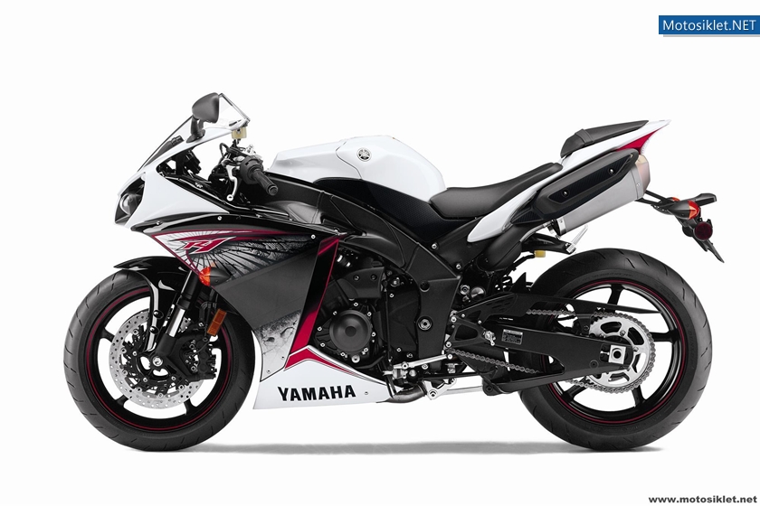 2012-Yamaha-YZF-R1-047