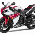 2012-Yamaha-YZF-R1-006