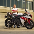 2012-Yamaha-YZF-R1-023