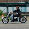 Ilk-Elektrikli-Cruiser-Motosiklet-003