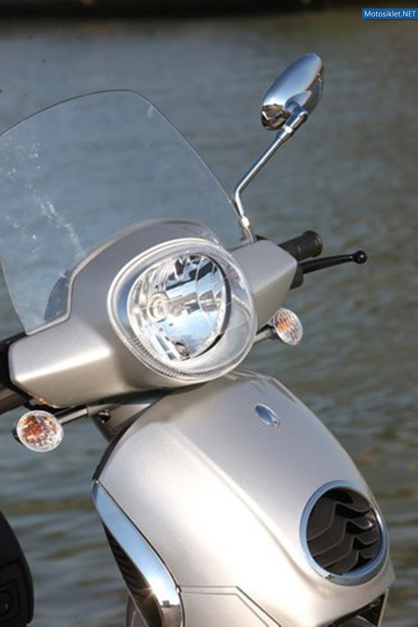 Yeni-Aprilia-Scarabeo-125-200-002-001