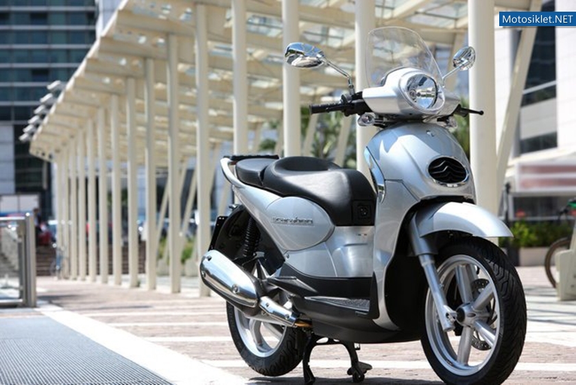 Yeni-Aprilia-Scarabeo-125-200-002-011
