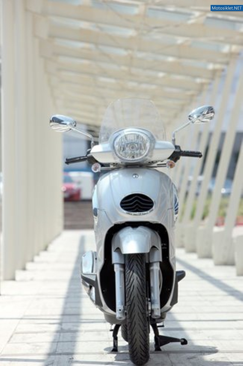 Yeni-Aprilia-Scarabeo-125-200-002-017