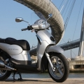 Yeni-Aprilia-Scarabeo-125-200-002-004