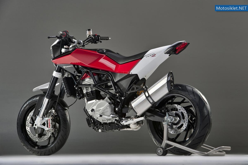 Husqvarna-Nuda-900R-Naked-006
