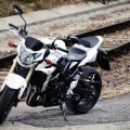 Suzuki-GSR-750-003