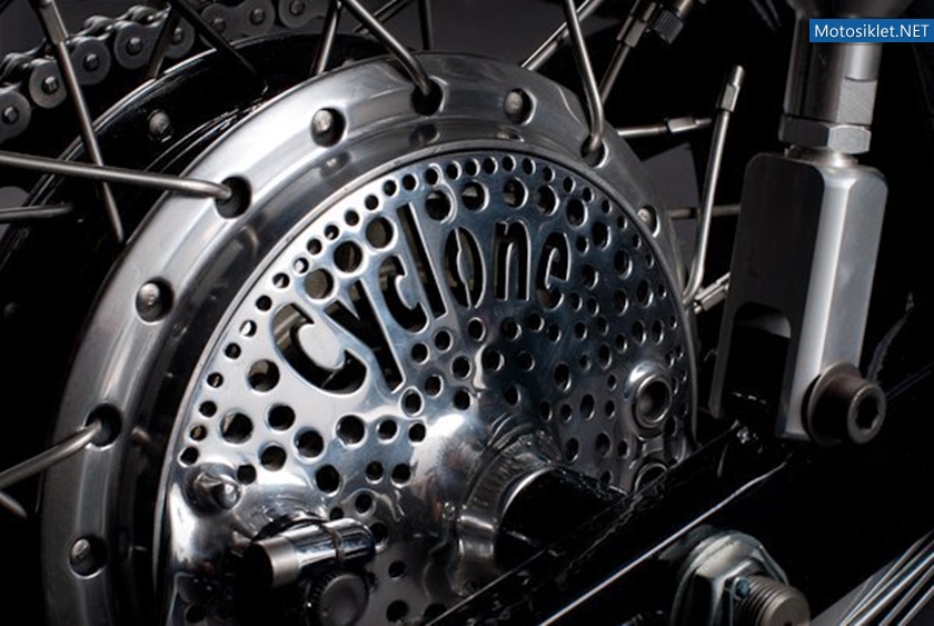 Honda-CB750-Cafe-Racer-003