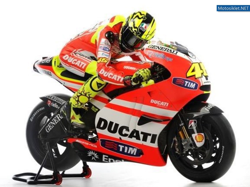 Ducat-Desmosedici-GP11-Valentino-Rossi-ve-Nicky-Hayden-013