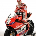 Ducat-Desmosedici-GP11-Valentino-Rossi-ve-Nicky-Hayden-008