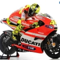 Ducat-Desmosedici-GP11-Valentino-Rossi-ve-Nicky-Hayden-013