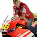 Ducat-Desmosedici-GP11-Valentino-Rossi-ve-Nicky-Hayden-021