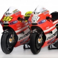 Ducat-Desmosedici-GP11-Valentino-Rossi-ve-Nicky-Hayden-024