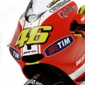 Ducat-Desmosedici-GP11-Valentino-Rossi-ve-Nicky-Hayden-029