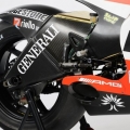 Ducat-Desmosedici-GP11-Valentino-Rossi-ve-Nicky-Hayden-031