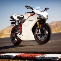 Ducati-1198SvsFerrari-458-Italia-008