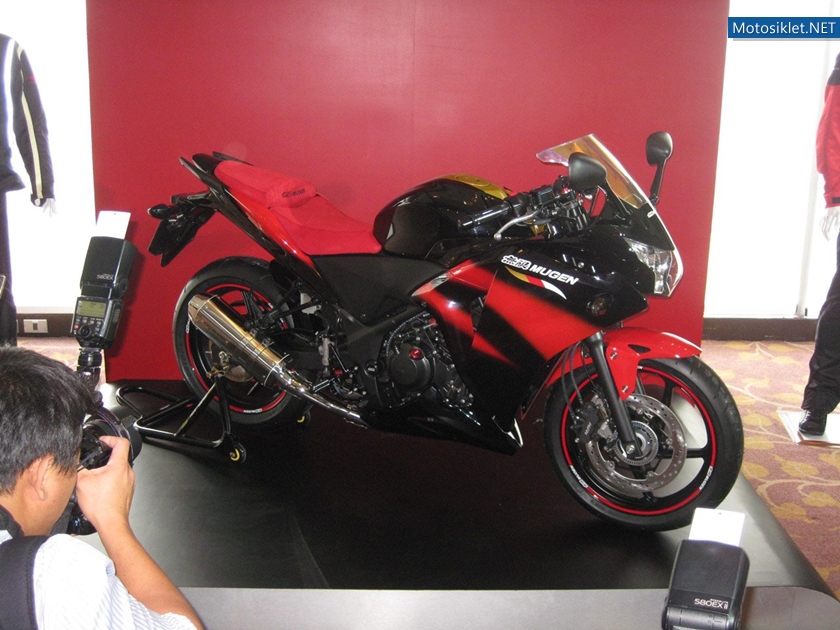 Honda-CBR250R-Mugen-Mods-008