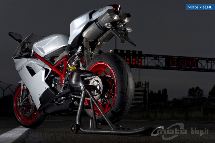 Ducati-848-Evo-Ducati-1198SP-018