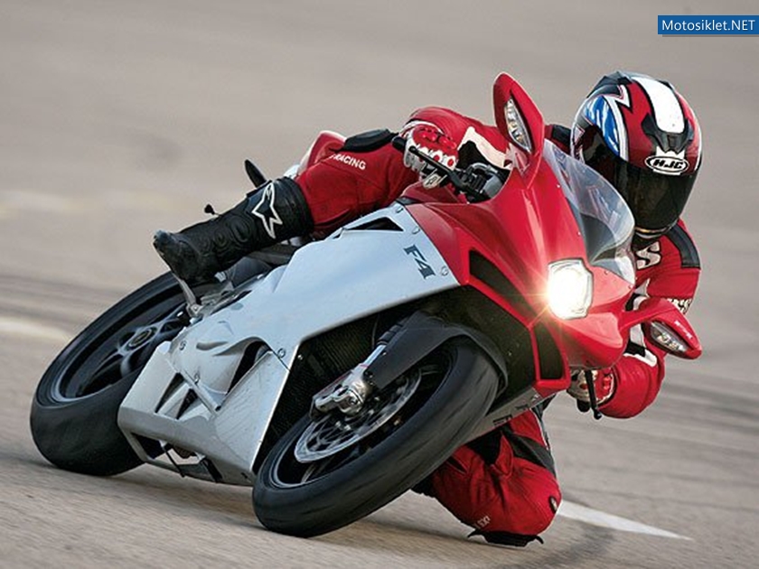 Sizce-En-iyi-SuperSport-Motosiklet-Hangis-004