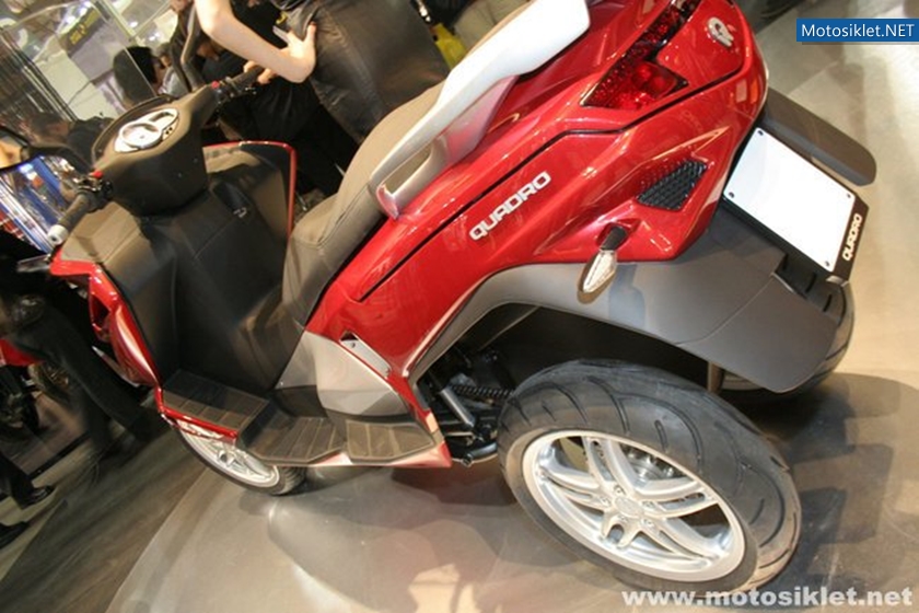 Quadro-4DStandindan-Goruntuler-Eicma-2010-010