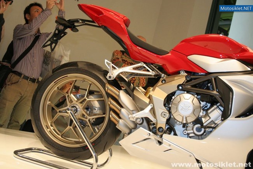 MV-Agusta-F3-2011-013