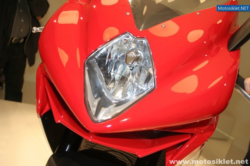 MV-Agusta-F3-2011-023