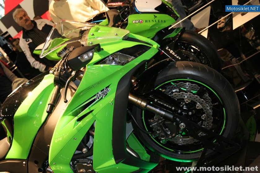 Kawasaki-Standi-Eicma-2010-047