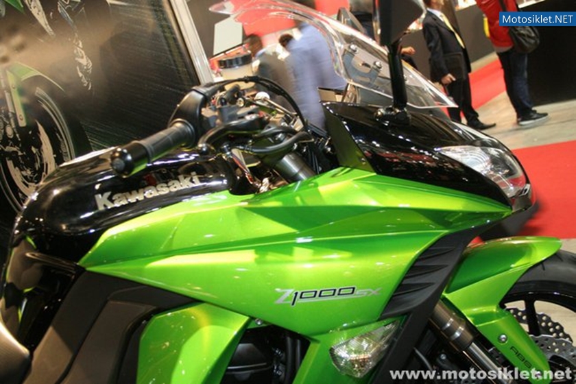 Kawasaki-Standi-Eicma-2010-048