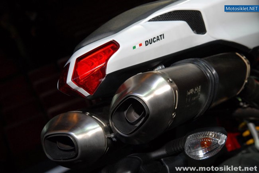 Ducati-Standi-Eicma-2010-004