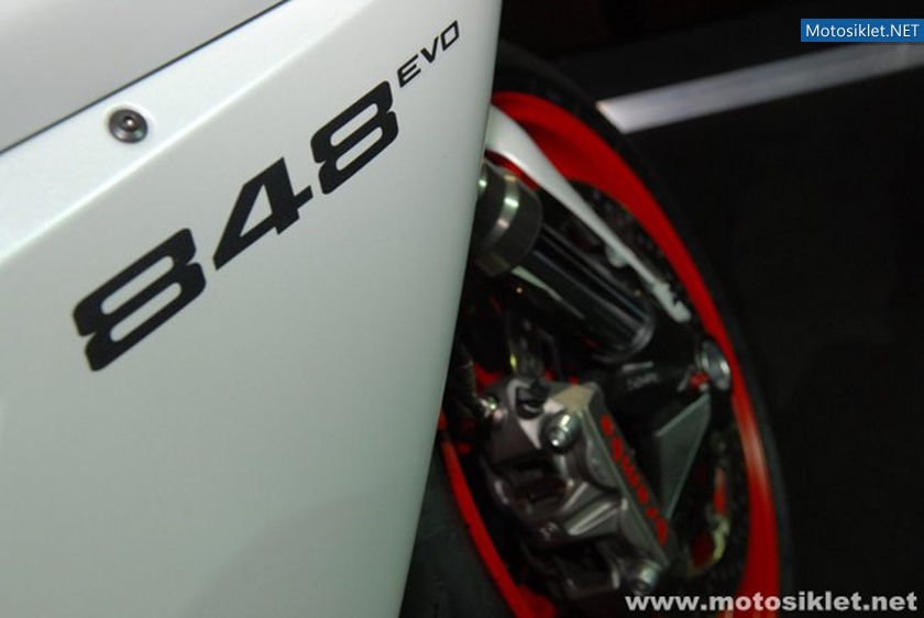 Ducati-Standi-Eicma-2010-005