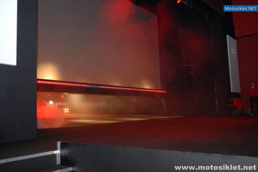 Ducati-Standi-Eicma-2010-010