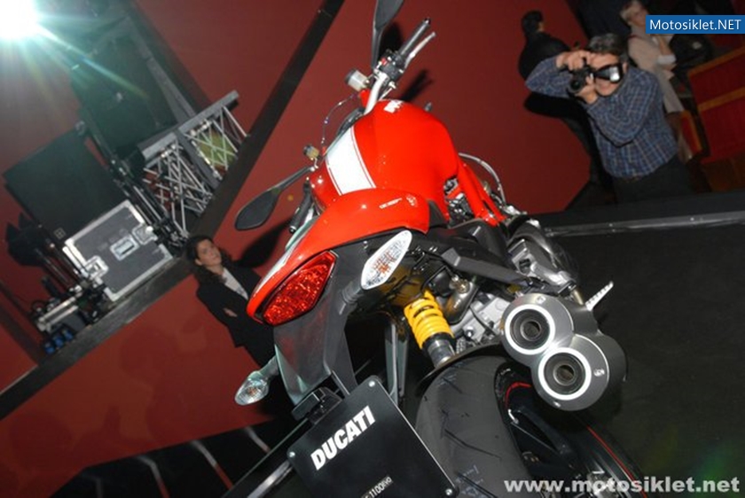 Ducati-Standi-Eicma-2010-023