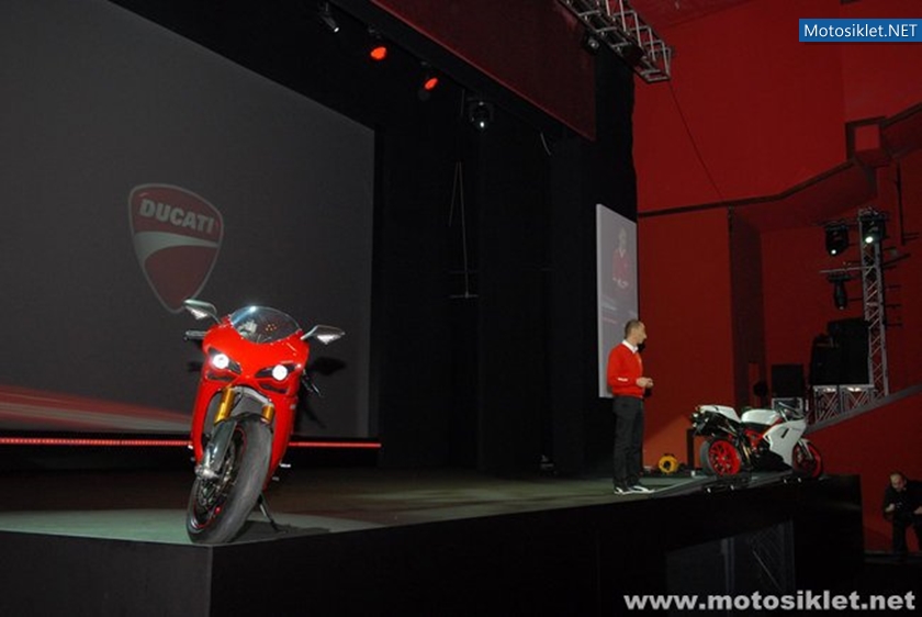 Ducati-Standi-Eicma-2010-025