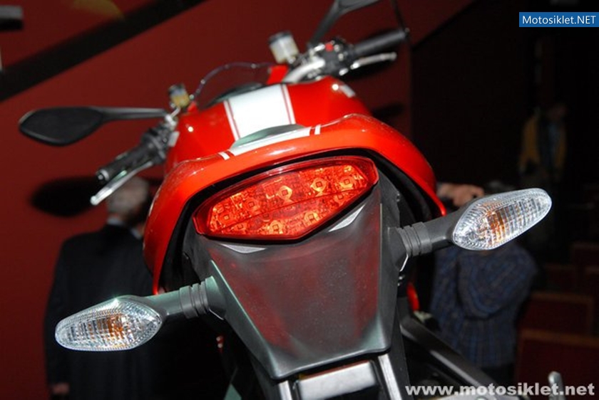 Ducati-Standi-Eicma-2010-030